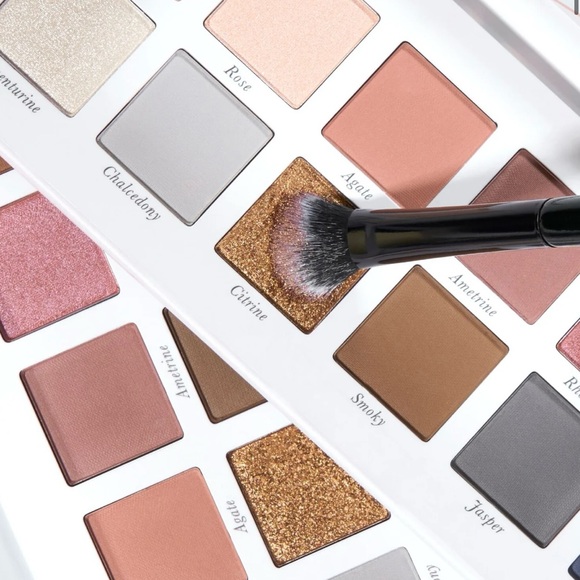 LAURA GELLER Eyeshadow Seasonless Staples Reigning Rose 14 Multi-Finish Pallet - Picture 4 of 6